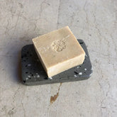 Porte savon fait-main en béton et plastique recyclé I Plusieurs coloris